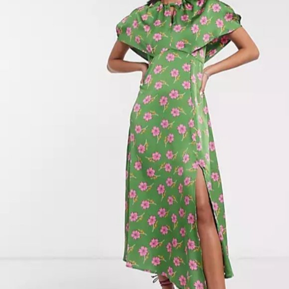 Liquorish Flutter Sleeve Maxi Dress with Keyhole - Picture 1 of 11